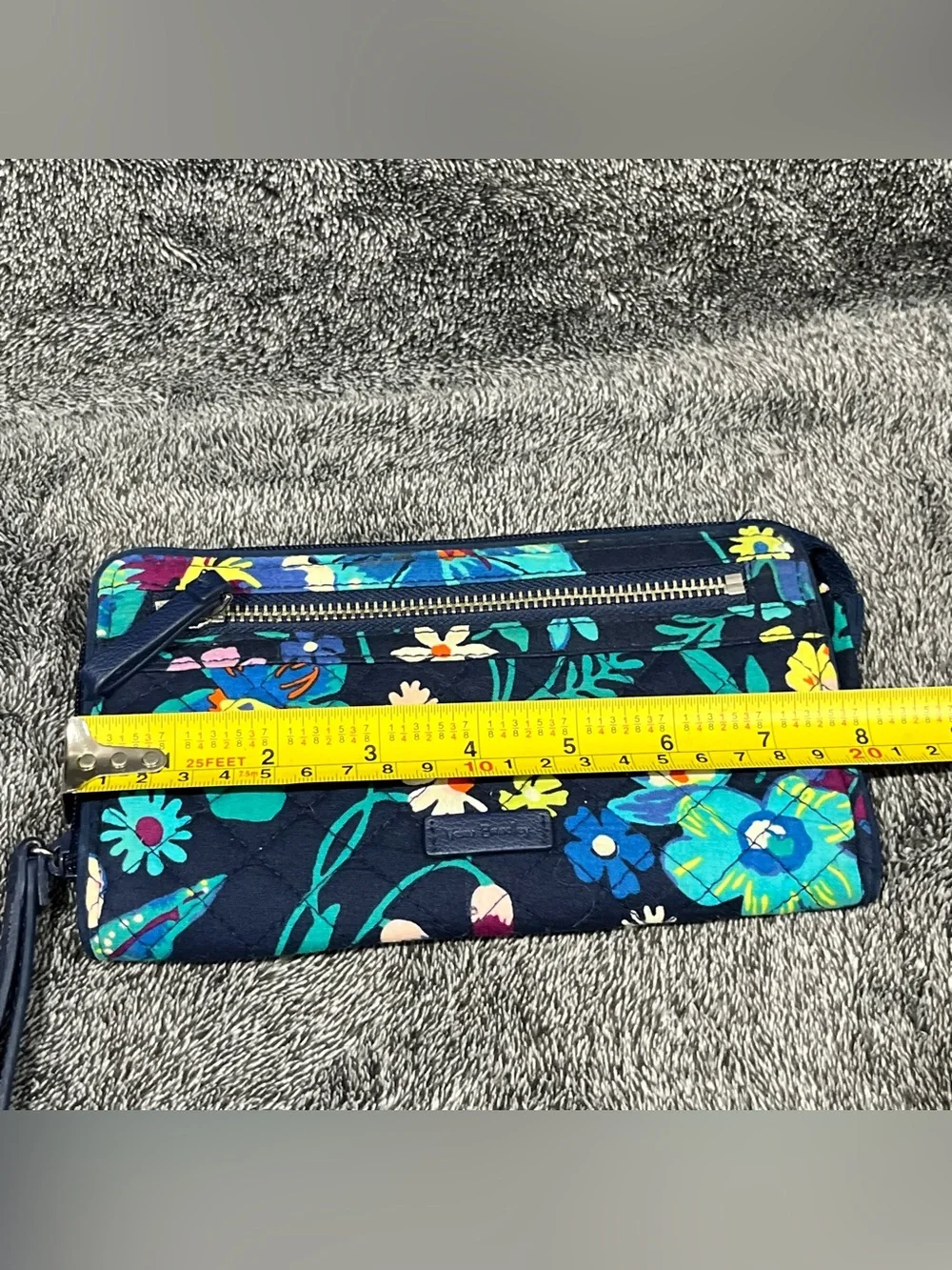 Vera Bradley Blue FloVera Bradley Blue Floral Quilted Zip Around Wallet Wristlet